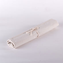 Lade das Bild in den Galerie-Viewer, Malpinselset | 18 Pinsel im Rolletui | Rund- & Flachpinsel, Naturhaar